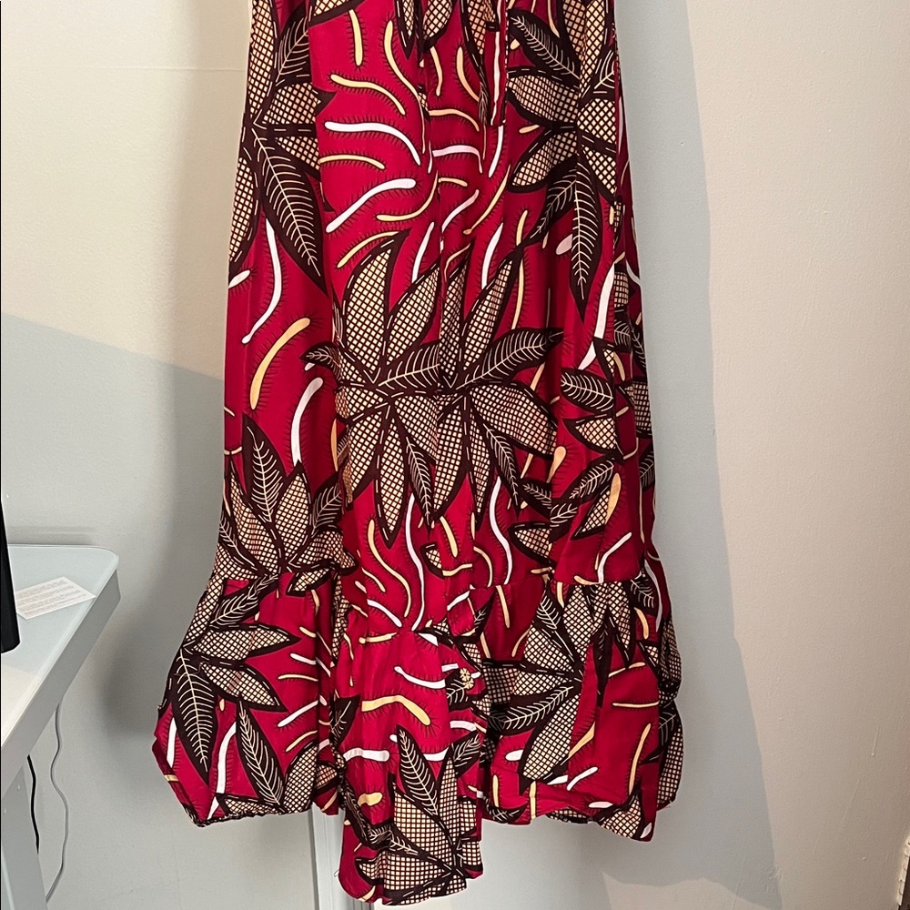 Chic Backless Red Patterned Dress - image 5